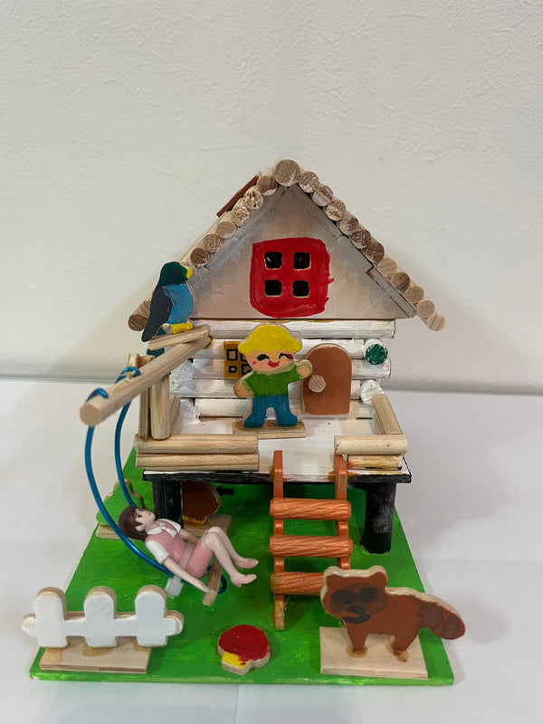 色を塗ったりたぬきのお顔を描くのが難しかったけど楽しく制作できました。